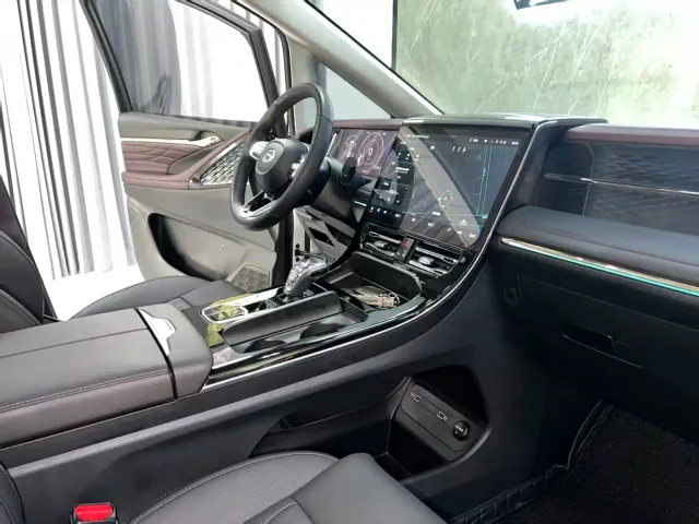 GAC Trumpchi M8 — Фото автомобиля 12