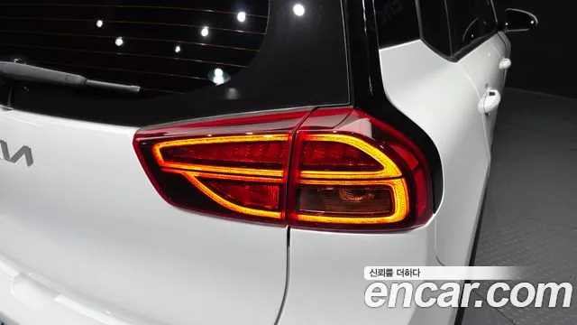 Kia Niro — Фото автомобиля 23