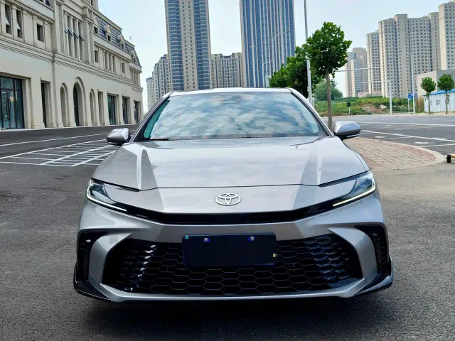Toyota Camry — Фото автомобиля 2
