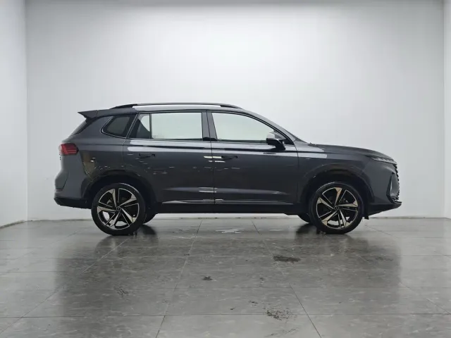 Roewe RX5 Max — Фото автомобиля 11