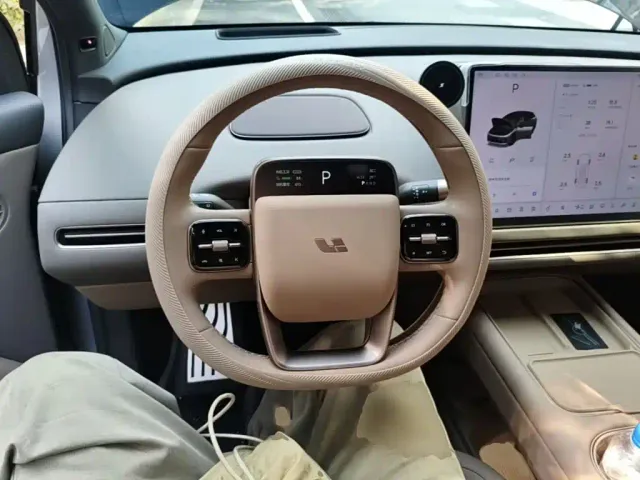 Li Auto i6 — Фото автомобиля 10