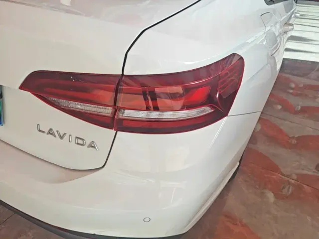 Volkswagen Lavida — Фото автомобиля 7