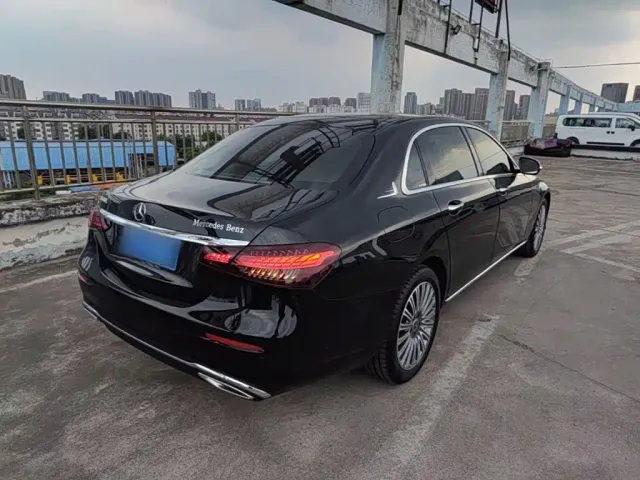 Mercedes-Benz E-Class — Фото автомобиля 6