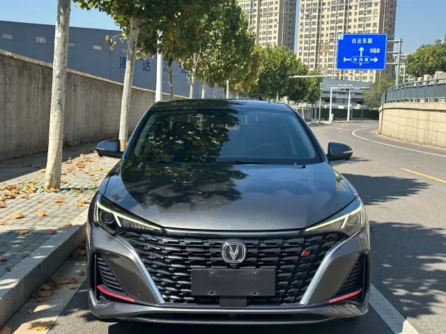 Changan Eado — Фото автомобиля 2