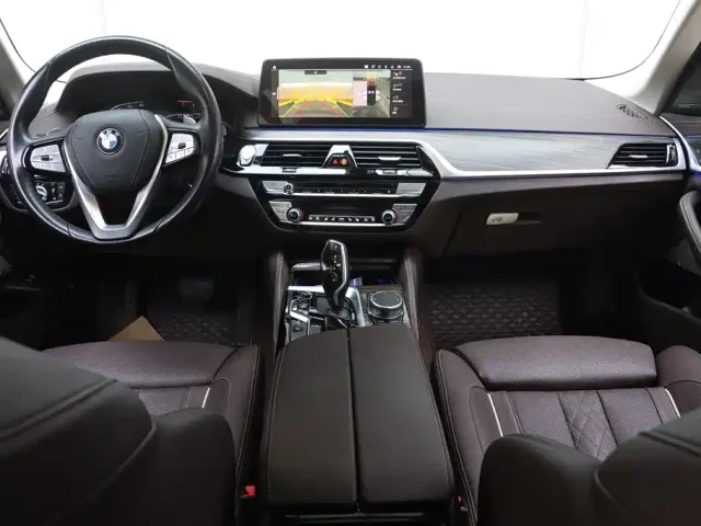 BMW 5 Series — Фото автомобиля 27