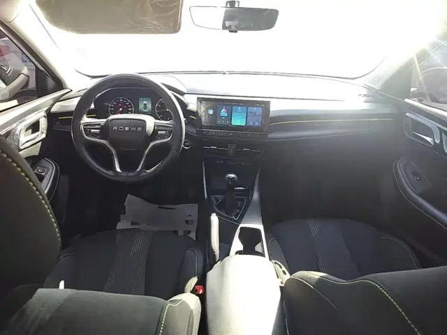 Roewe i5 — Фото автомобиля 9