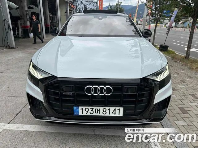 Audi Q8 55 TFSI quattro Premium — Фото автомобиля 3