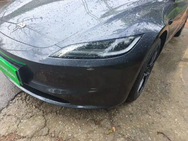 Tesla Model 3 — Фото автомобиля 23