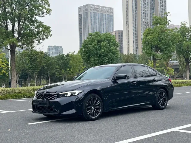 Фотография автомобиля — BMW 3 Series