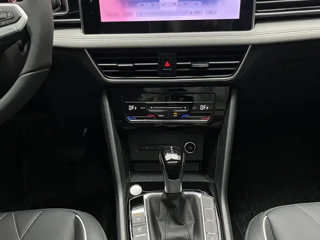 Volkswagen Tiguan L — Фото автомобиля 7