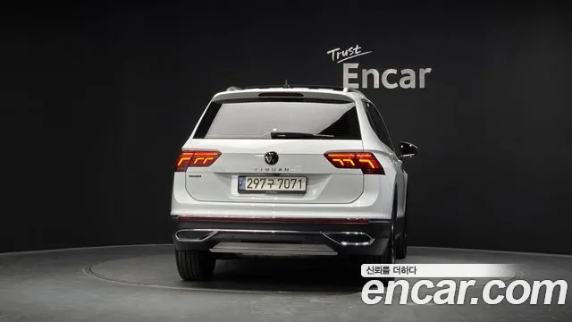 Volkswagen Tiguan — Фото автомобиля 4