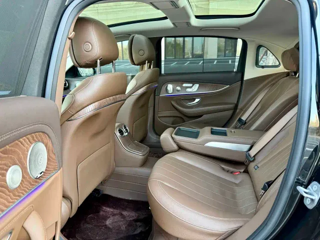 Mercedes-Benz E-Class — Фото автомобиля 7