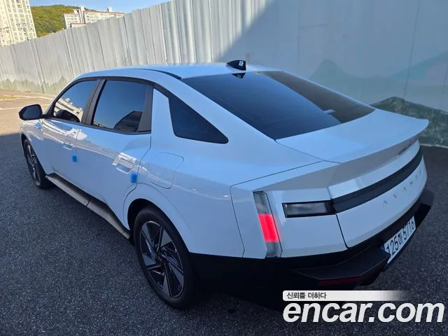 Hyundai Avante (CN8) — Фото автомобиля 2