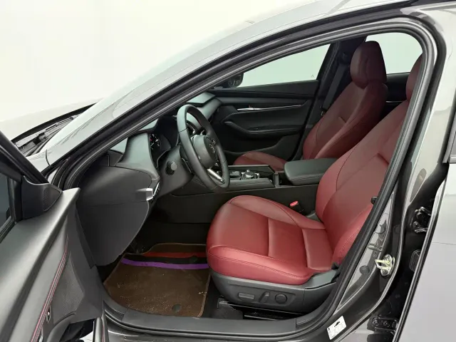 Mazda Axela — Фото автомобиля 20