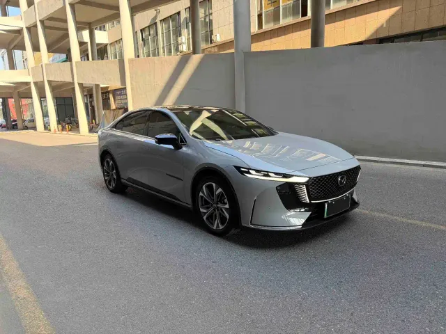 Mazda EZ-6 — Фото автомобиля 3