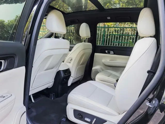 Li Auto ONE — Фото автомобиля 9