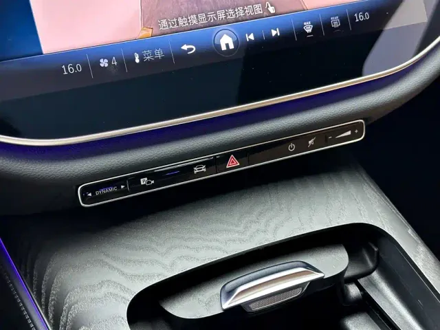 Mercedes-Benz E-Class — Фото автомобиля 17