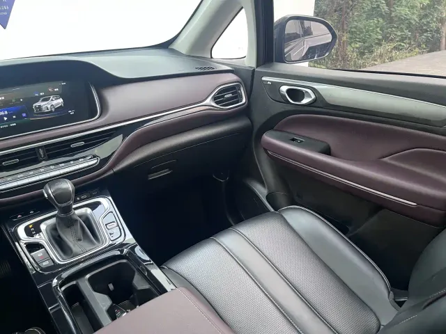 GAC Trumpchi M6 — Фото автомобиля 6