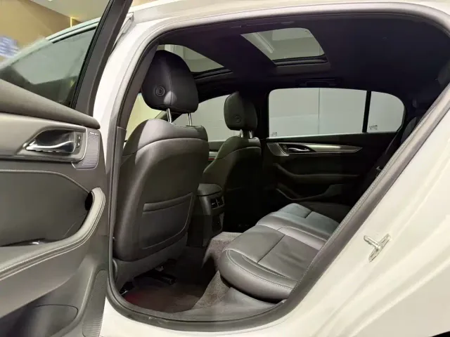 Cadillac CT5 — Фото автомобиля 7
