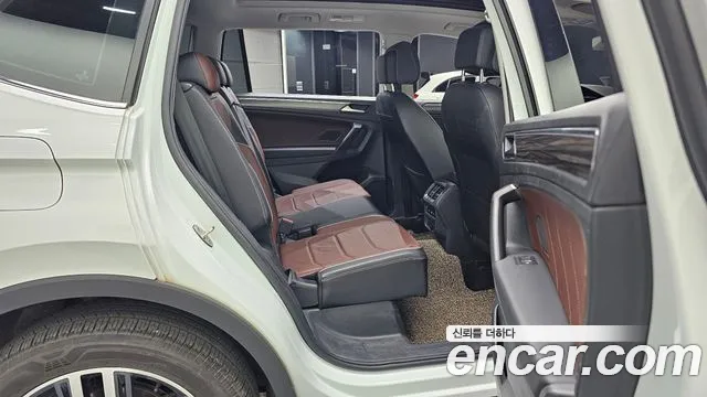 Volkswagen Tiguan — Фото автомобиля 12