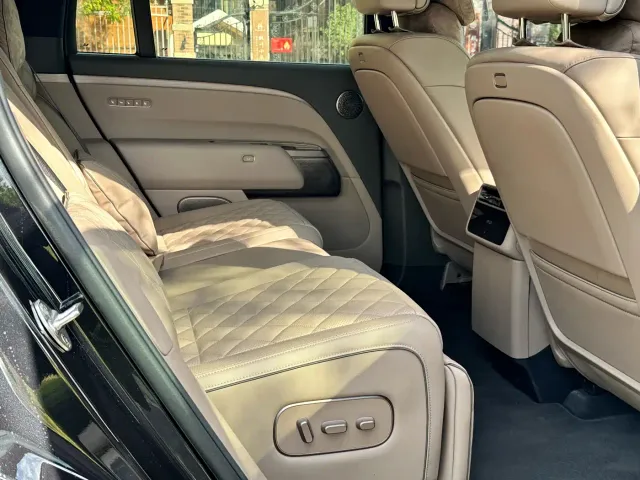 Li Auto L8 — Фото автомобиля 8
