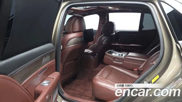 Genesis G90 Бензин 3.5 турбо AWD — Фото автомобиля 12