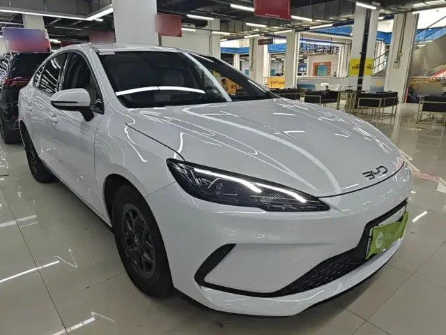 BYD Seal 05 DM-i — Фото автомобиля 3