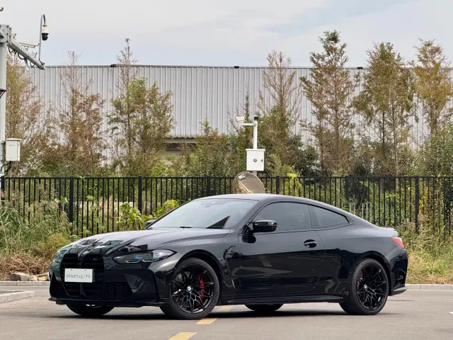 Фотография автомобиля — BMW M4