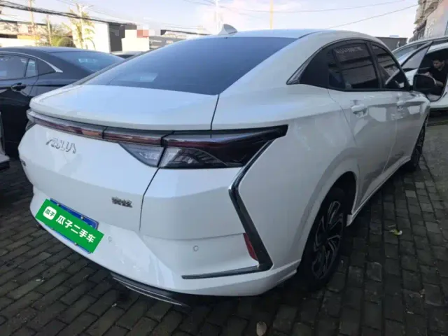Dongfeng Yixuan — Фото автомобиля 6