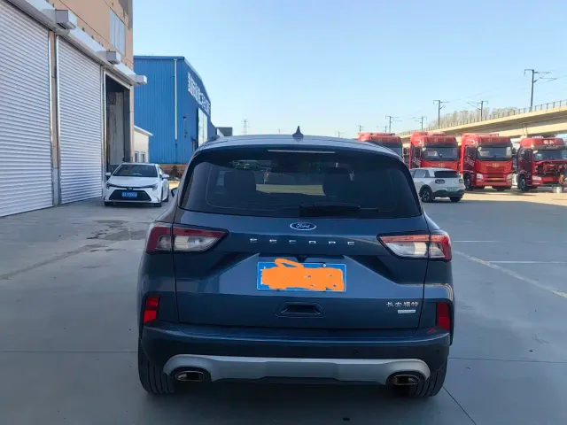 Ford Escape — Фото автомобиля 6
