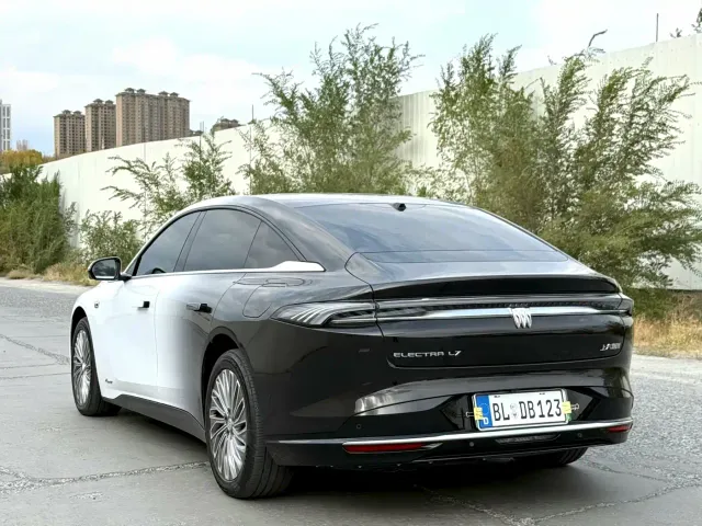 Buick Electra L7 — Фото автомобиля 9