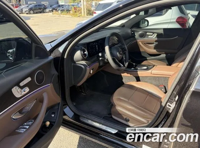 Mercedes-Benz E-Class — Фото автомобиля 7