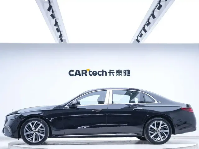Mercedes-Benz E-Class — Фото автомобиля 4