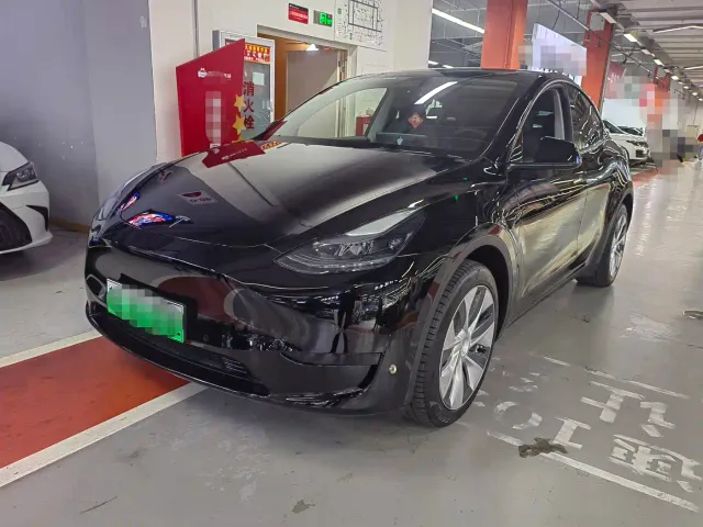Фотография автомобиля — Tesla Model Y