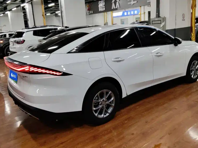Geely Galaxy L6 — Фото автомобиля 3