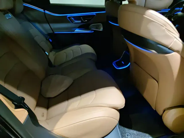 Mercedes-Benz E-Class — Фото автомобиля 8