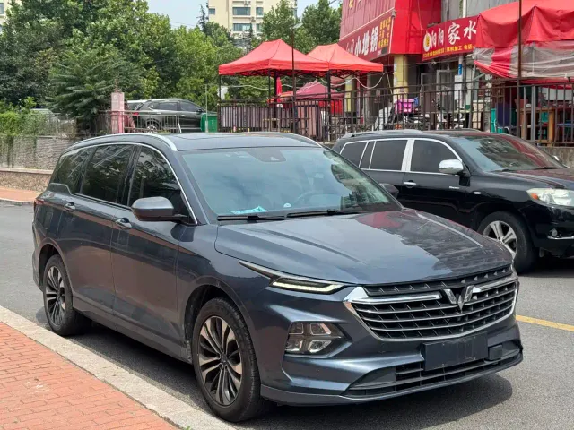 Wuling Victory — Фото автомобиля 12