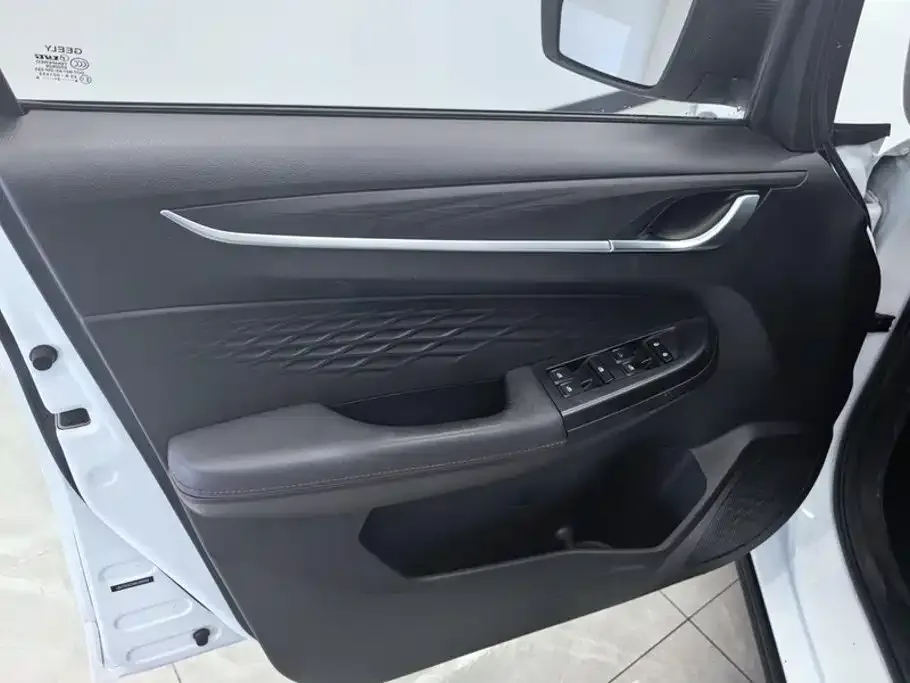 Geely Vision X3 2021 PRO 1.5L CVT Premium — Фото автомобиля 7