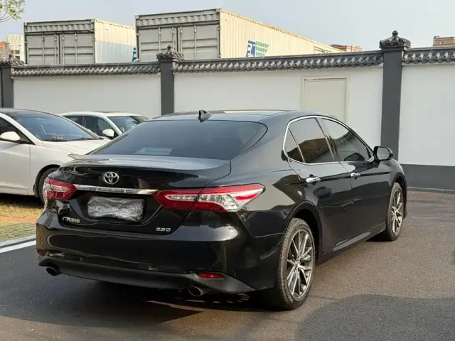 Toyota Camry — Фото автомобиля 9