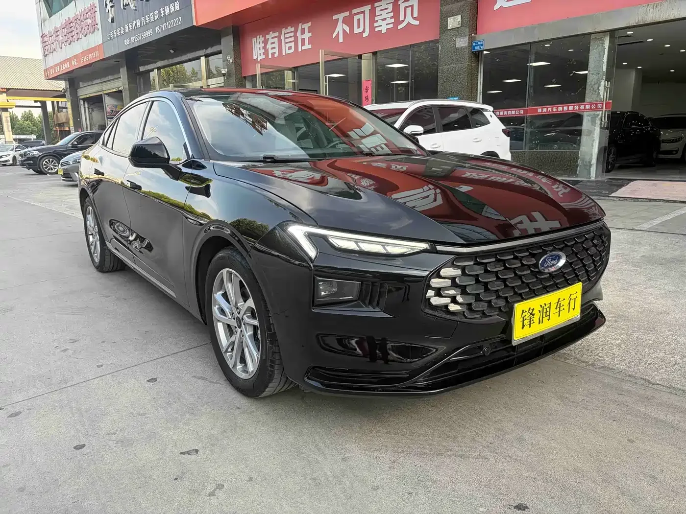 Ford Mondeo 2023 EcoBoost 245 Luxury — Фото автомобиля 3