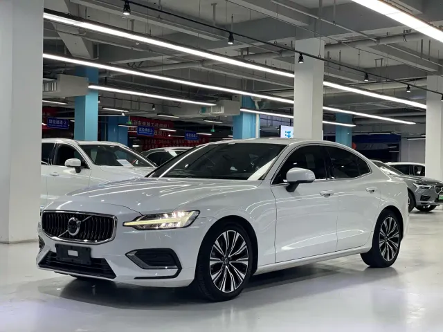 Фотография автомобиля — Volvo S60