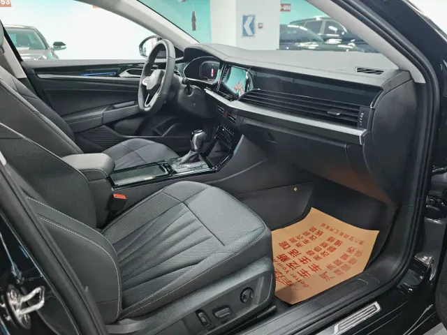 Volkswagen Passat — Фото автомобиля 15