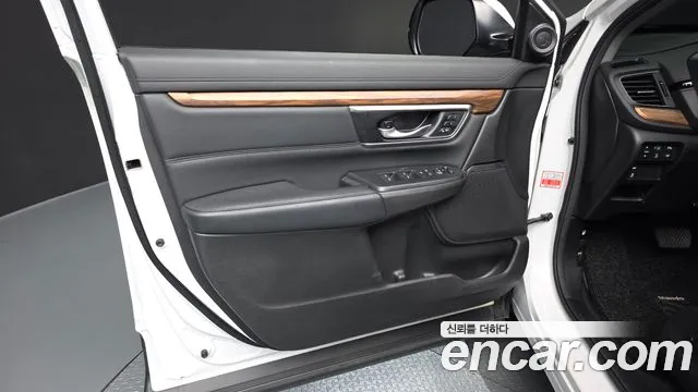 Honda CR-V Generation 5 — Фото автомобиля 24