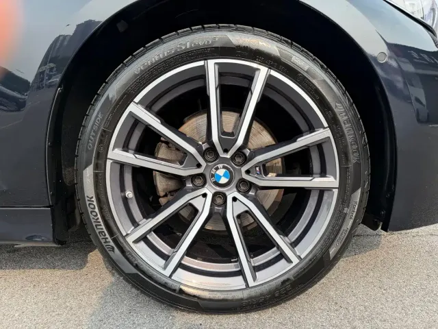 BMW 3 Series — Фото автомобиля 24