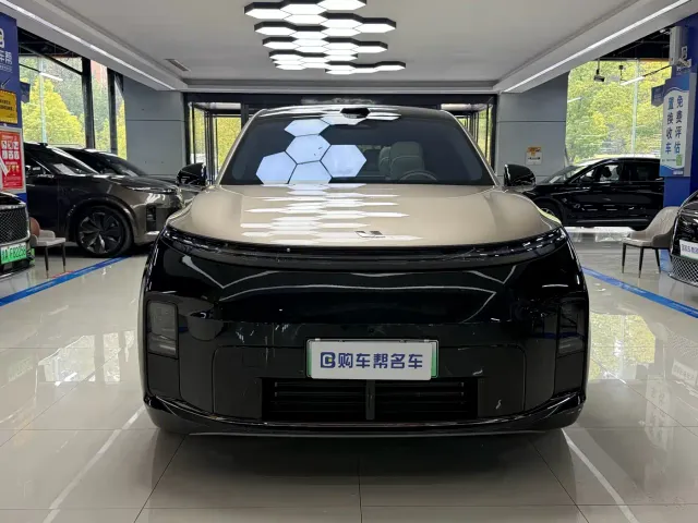 Li Auto L9 — Фото автомобиля 2