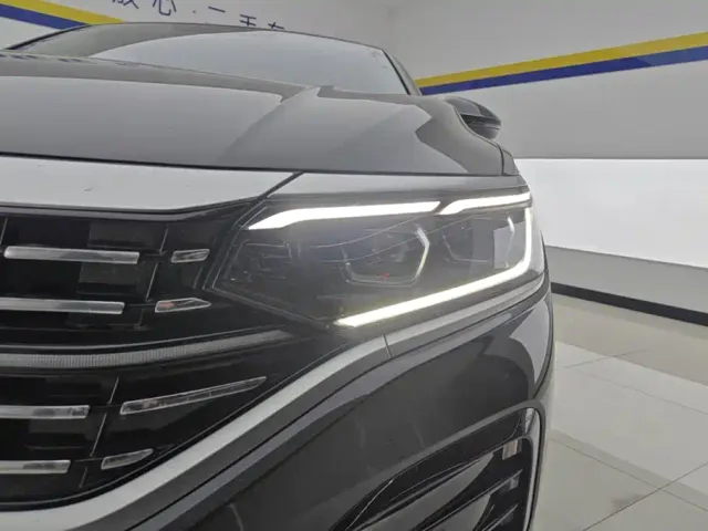 Volkswagen Passat — Фото автомобиля 5
