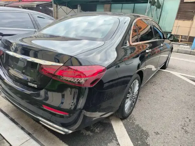 Mercedes-Benz E-Class — Фото автомобиля 9