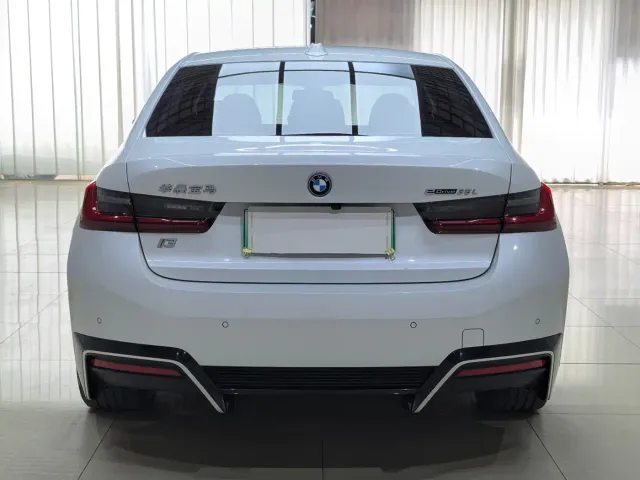 BMW i3 — Фото автомобиля 8
