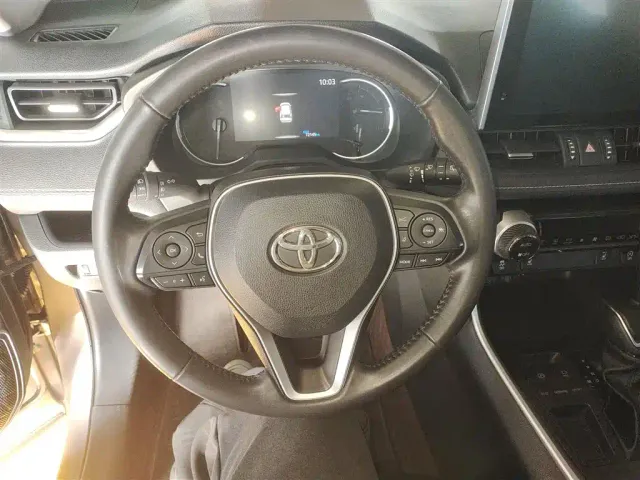 Toyota RAV4 — Фото автомобиля 10