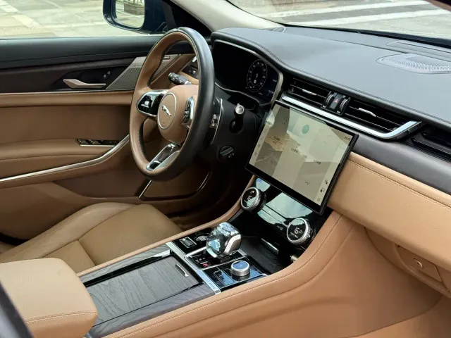 Jaguar XFL — Фото автомобиля 14